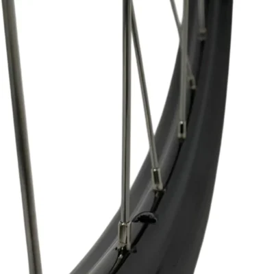 Velg Ryde Westwood V38 met zilveren spaken en spaaknippels